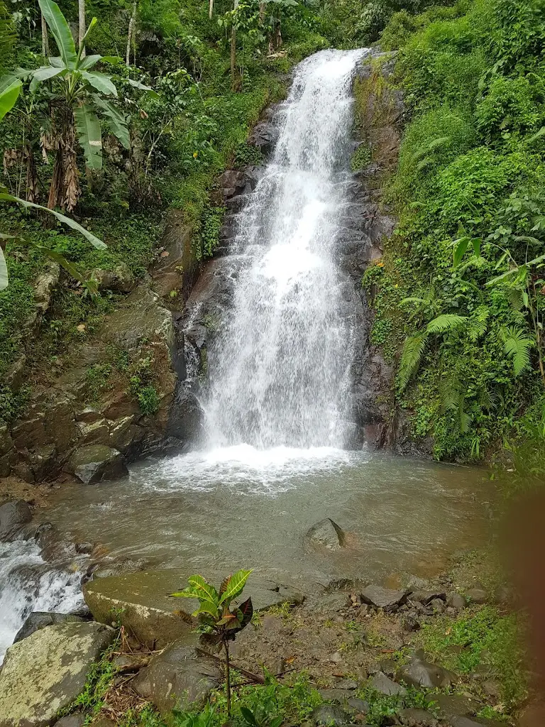 HQP5+424 Air Terjun Curug Pitu, Kemiri, Sigaluh, Kemiri, Banjaranegara, Kab. Banjarnegara, Jawa Tengah 53481, Indonesia