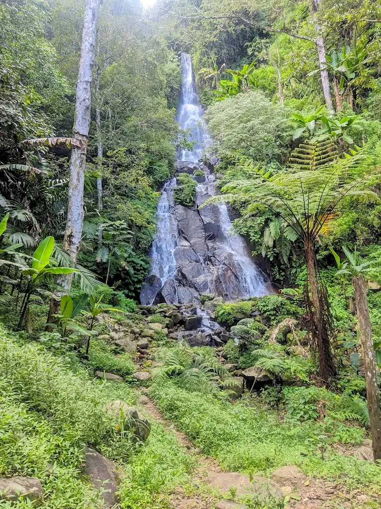 75F9+XRP Air Terjun Girimanik, Ngerapah, Setren, Kec. Slogohimo, Kabupaten Wonogiri, Jawa Tengah 57694, Indonesia