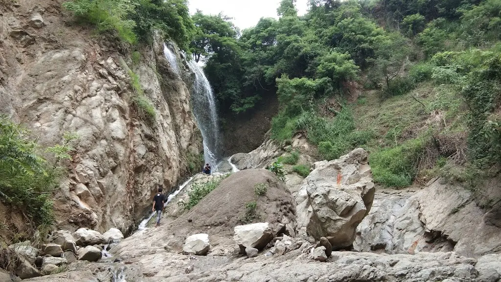 HQ8H+H9P Air Terjun Kedunggupit, Dusun Gayam Desa Klino Kec. Sekar Kab. Bojonegoro, Sawah, Klino, Kec. Sekar, Kabupaten Bojonegoro, Jawa Timur 62167, Indonesia