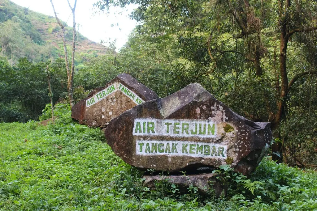 3M8W+CC7 Air Terjun Tancak Kembar, Hutan, Andungsari, Kec. Pakem, Kabupaten Bondowoso, Jawa Timur 68253, Indonesia