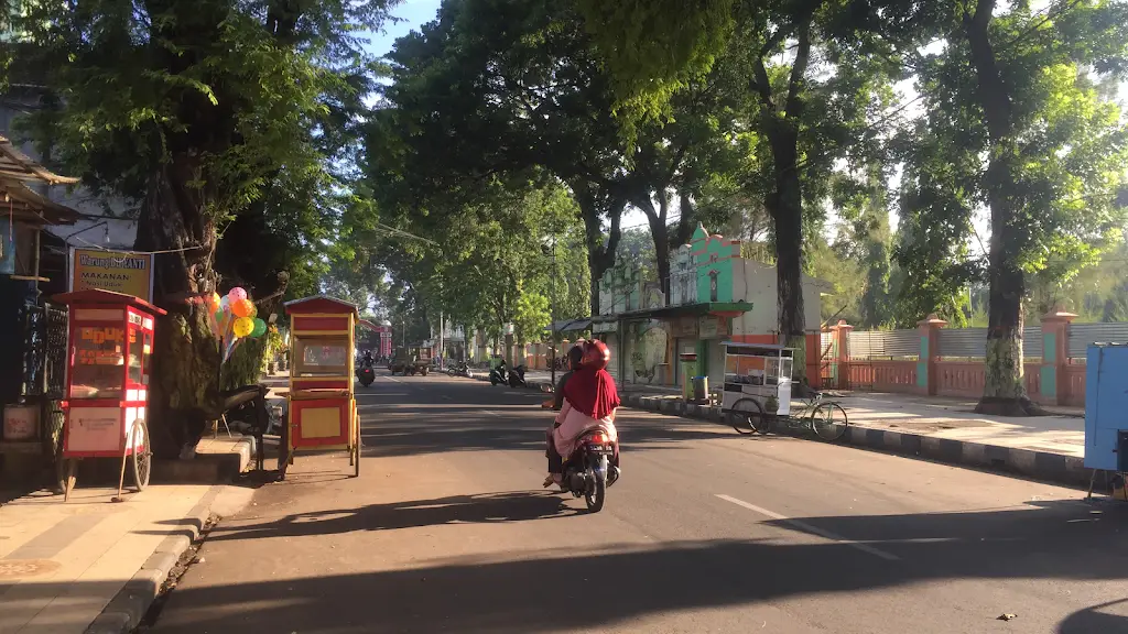 7648+88Q Alun Alun Probolinggo, Jalan KH Mas Mansyur, Mangunharjo, Sukabumi, Kec. Mayangan, Kota Probolinggo, Jawa Timur 67219, Indonesia