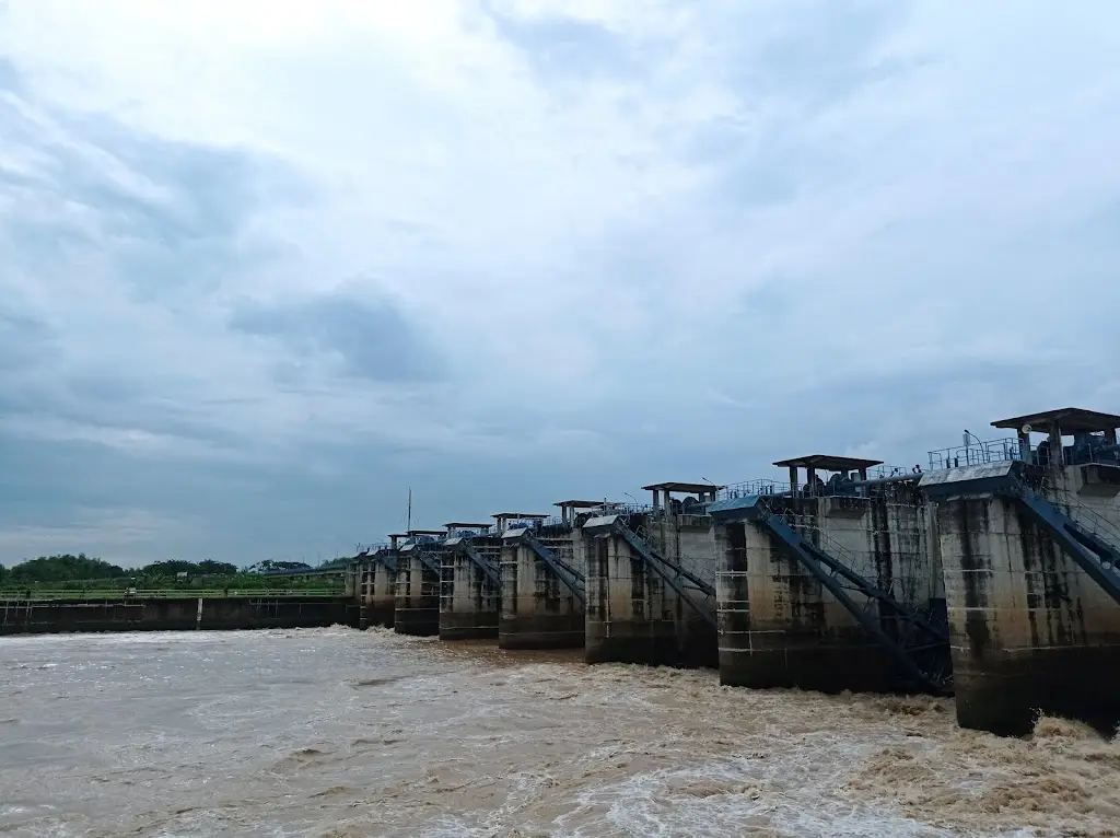 Bendungan Gerak Bojonegoro, Bend. Gerak, Padang, Kec. Trucuk, Kabupaten Bojonegoro, Jawa Timur 62155, Indonesia