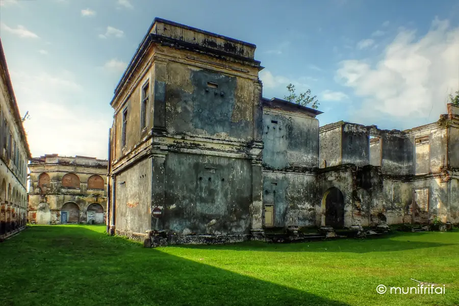 Benteng Pendem Van Den Bosch, Jl. Untung Suropati No.II, Pelem II, Pelem, Kec. Ngawi, Kabupaten Ngawi, Jawa Timur 63211, Indonesia