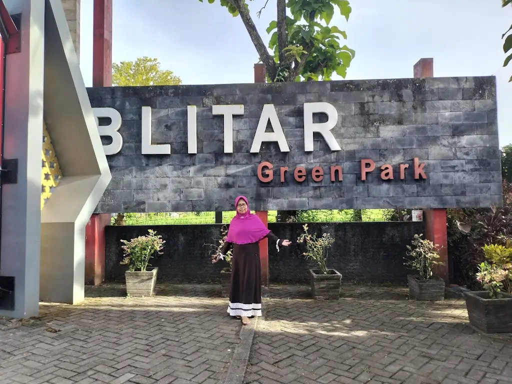 Blitar Green Park, Bendogerit, Kec. Sananwetan, Kota Blitar, Jawa Timur 66133, Indonesia