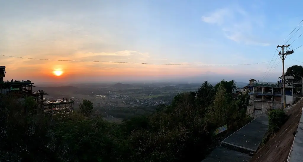 Bukit Bintang, Area Kebun, Srimulyo, Kec. Patuk, Kabupaten Gunung Kidul, Daerah Istimewa Yogyakarta 55792, Indonesia