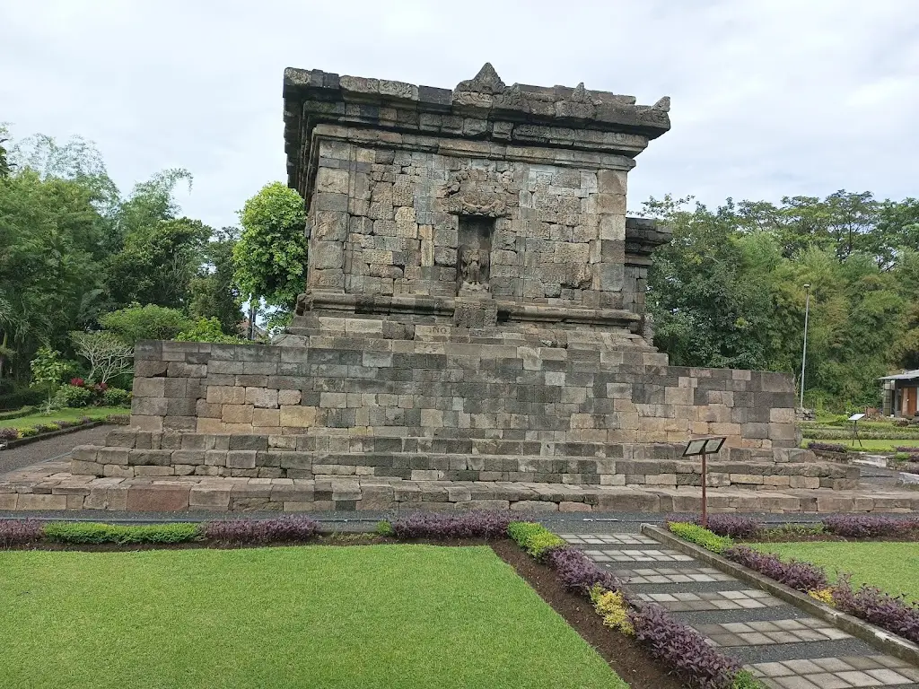 Candi Badut, Jl. Raya Candi V No.5D, Doro, Karangwidoro, Kec. Dau, Kabupaten Malang, Jawa Timur 65151, Indonesia