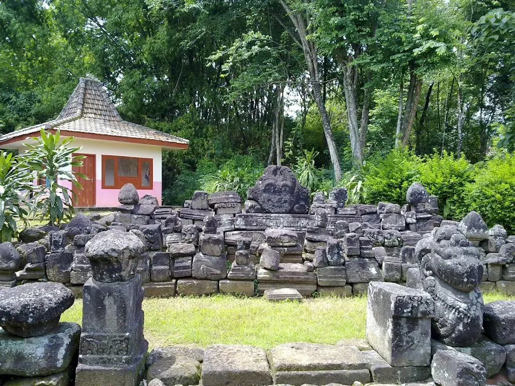 Candi Sadon, sadon cepoko panekan magetan, Pandak, Cepoko, Kec. Magetan, Kabupaten Magetan, Jawa Timur 63352, Indonesia