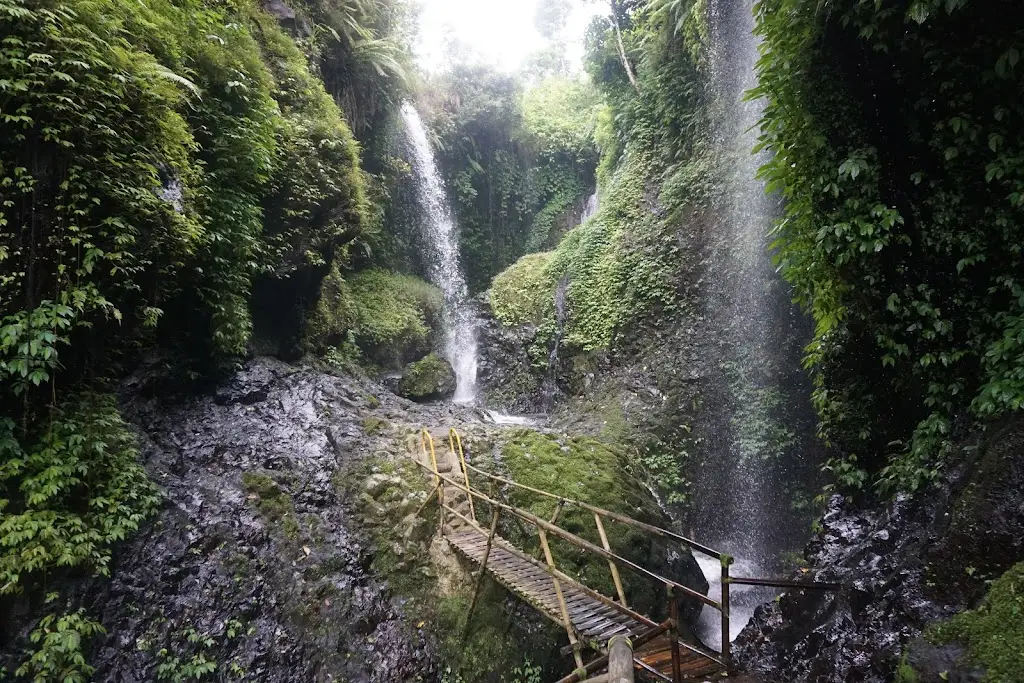 6H6J+XWF Curug Aseupan, Cihanjuang Rahayu, Kec. Parongpong, Kabupaten Bandung Barat, Jawa Barat 40551, Indonesia