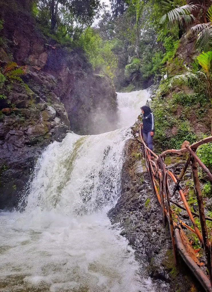 6H5J+MRR Curug Tilu Leuwi Opat, Jl. Kp. Ciwangun Indah Camp, Cihanjuang Rahayu, Kec. Parongpong, Kabupaten Bandung Barat, Jawa Barat 40559, Indonesia