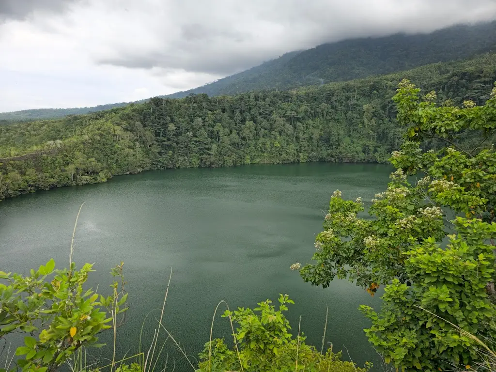 R8P5+F2F Danau Tolire Besar, Takome, Kec. Pulau Ternate, Kota Ternate, Maluku Utara, Indonesia