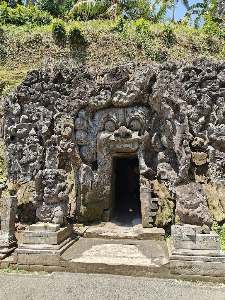 Elephant Cave (Goa Gajah), Jalan Raya Goa Gajah No.99 Kemenuh Sukawati, Pejeng Kawan, Kec. Tampaksiring, Kabupaten Gianyar, Bali 80582, Indonesia