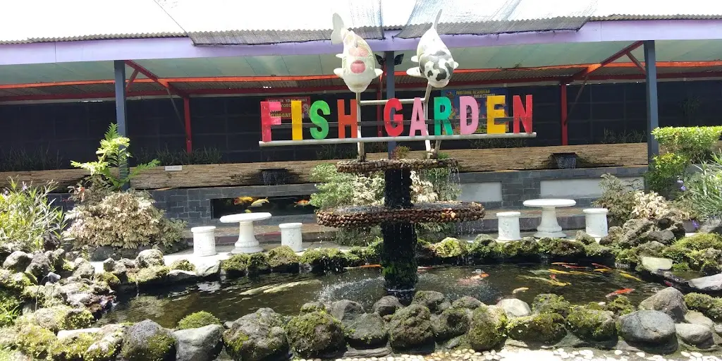 Fish Garden Blitar, Jl. Bengawan Solo No.101, Pakunden, Kec. Sukorejo, Kota Blitar, Jawa Timur 67122, Indonesia