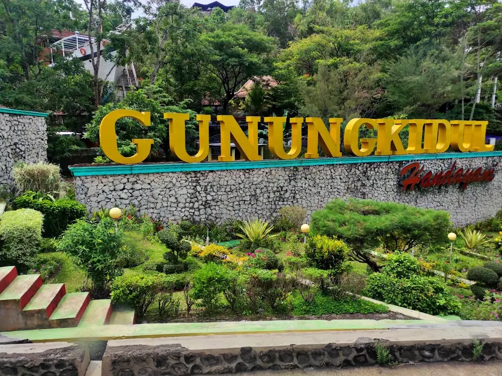 5F2H+XRM Geopark Gunung Sewu, Patuk, Kec. Patuk, Kabupaten Gunung Kidul, Daerah Istimewa Yogyakarta 55862, Indonesia