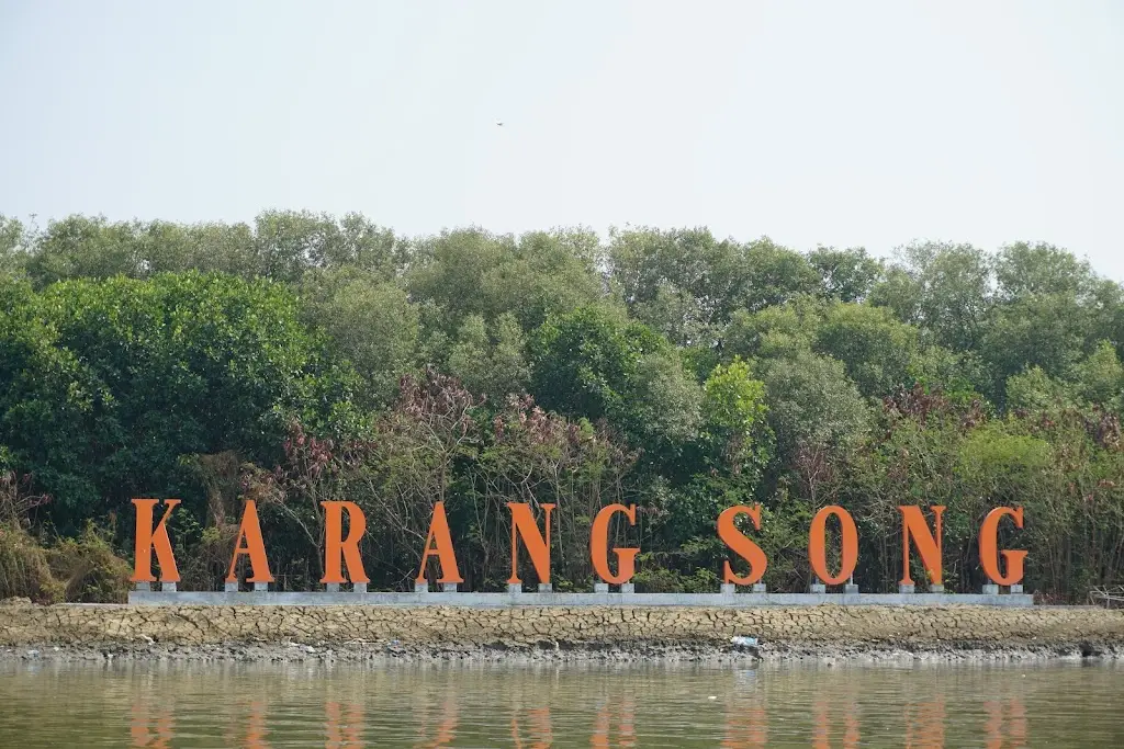 M9W9+X9C Hutan Mangrove Pantai Lestari Karangsong, Karangsong, Kec. Indramayu, Kabupaten Indramayu, Jawa Barat, Indonesia