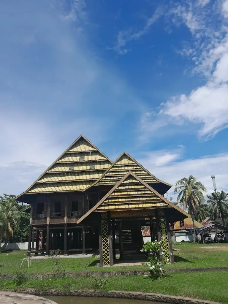 Istana Langkanae Luwu, Jl. Landau No.18, Batupasi, Kec. Wara Utara, Kota Palopo, Sulawesi Selatan 91911, Indonesia