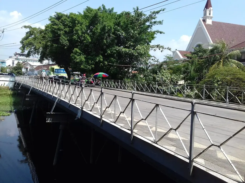 4MCG+466 Jembatan Loji Pekalongan, Jl. Sultan Agung, Panjang Wetan, Kec. Pekalongan Utara, Kota Pekalongan, Jawa Tengah 51126, Indonesia