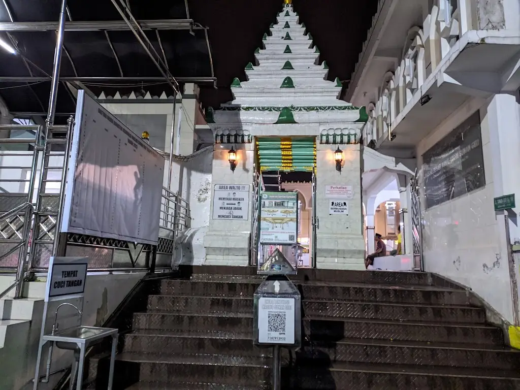 Makam Sunan Giri, Jl. Sunan Giri, Pedukuhan, Kebomas, Kec. Kebomas, Kabupaten Gresik, Jawa Timur, Indonesia