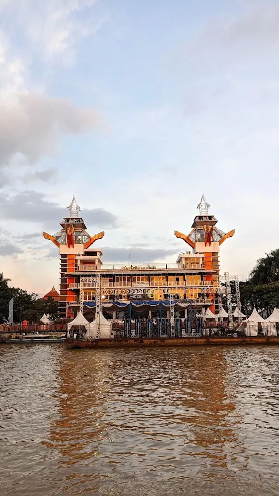 Menara Pandang Banjarmasin, Jl. Kapten Piere Tendean No.07, RT.16/RW.2, Gadang, Kec. Banjarmasin Tengah, Kota Banjarmasin, Kalimantan Selatan 70123, Indonesia