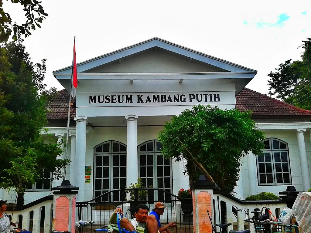 Museum Kambang Putih, JL. Kartini No.03, Kutorejo, Kec. Tuban, Kabupaten Tuban, Jawa Timur 62311, Indonesia