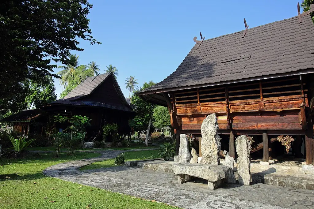 Museum Pusaka Nias, Jl. Yos Sudarso Ujung No.134-A, Iraonogeba, Kec. Gunungsitoli, Kota Gunungsitoli, Sumatera Utara 22812, Indonesia