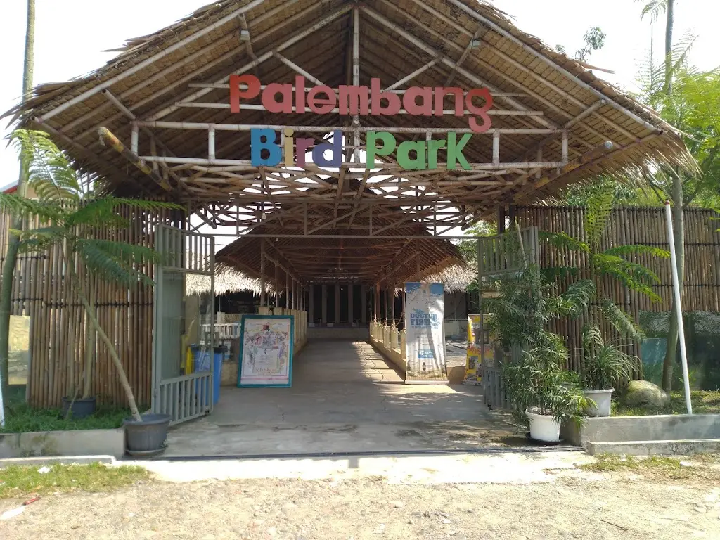 Palembang Bird Park, Jl. Gubernur H.A. Bastari, Jakabaring, Kawasan Opi Mall, sebelah Waterfun, Sungai Kedukan, Kec. Rambutan, Kota Palembang, Sumatera Selatan 30257, Indonesia