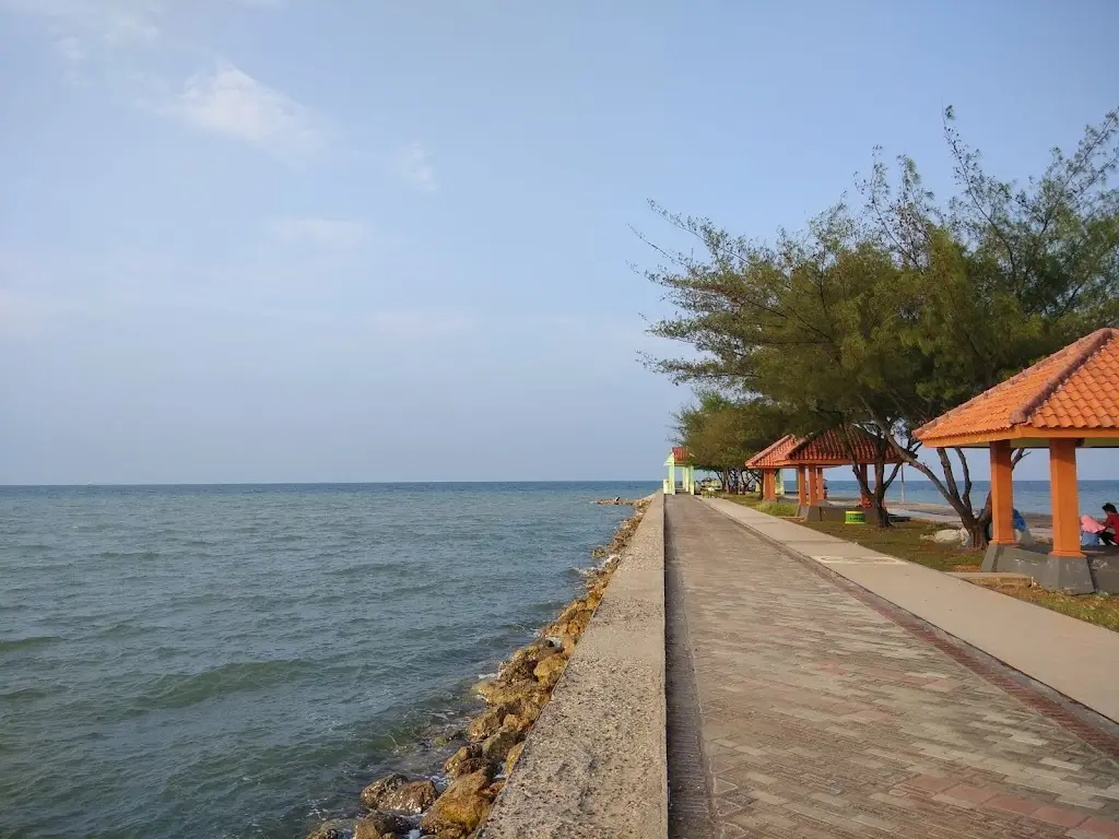 Pantai Boom, Kutorejo, Kec. Tuban, Kabupaten Tuban, Jawa Timur 62311, Indonesia