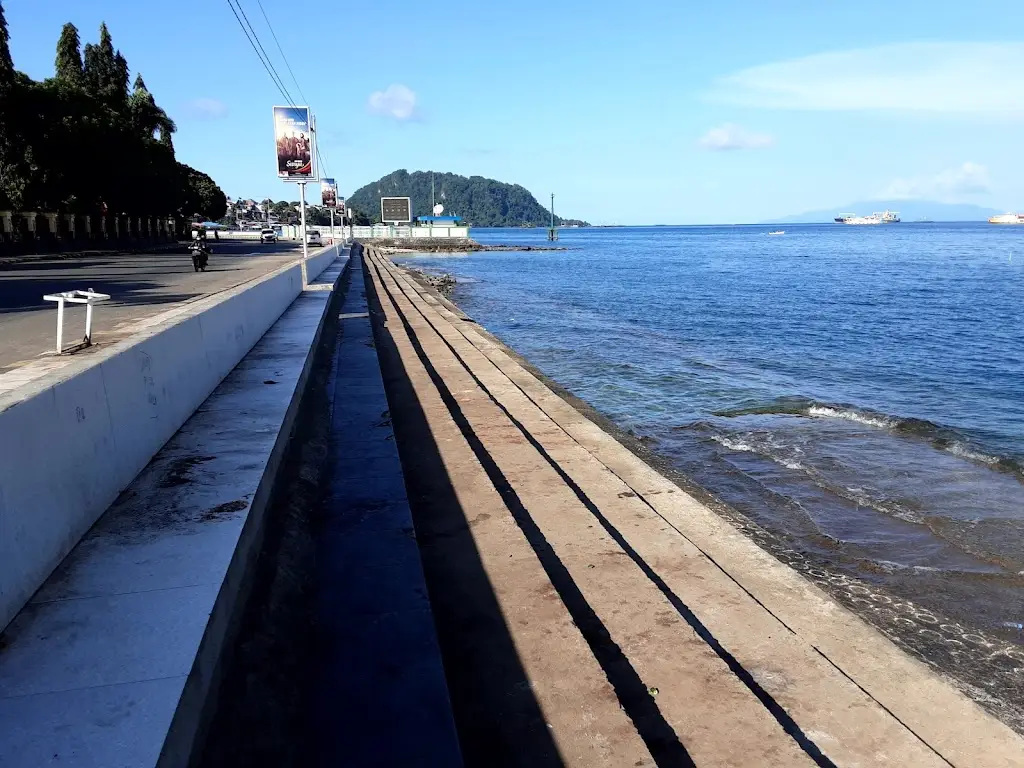 FP67+QG7 Pantai Dok 2 Jayapura, Jl. Soa Siu, Mandala, Kec. Jayapura Utara, Kota Jayapura, Papua, Indonesia