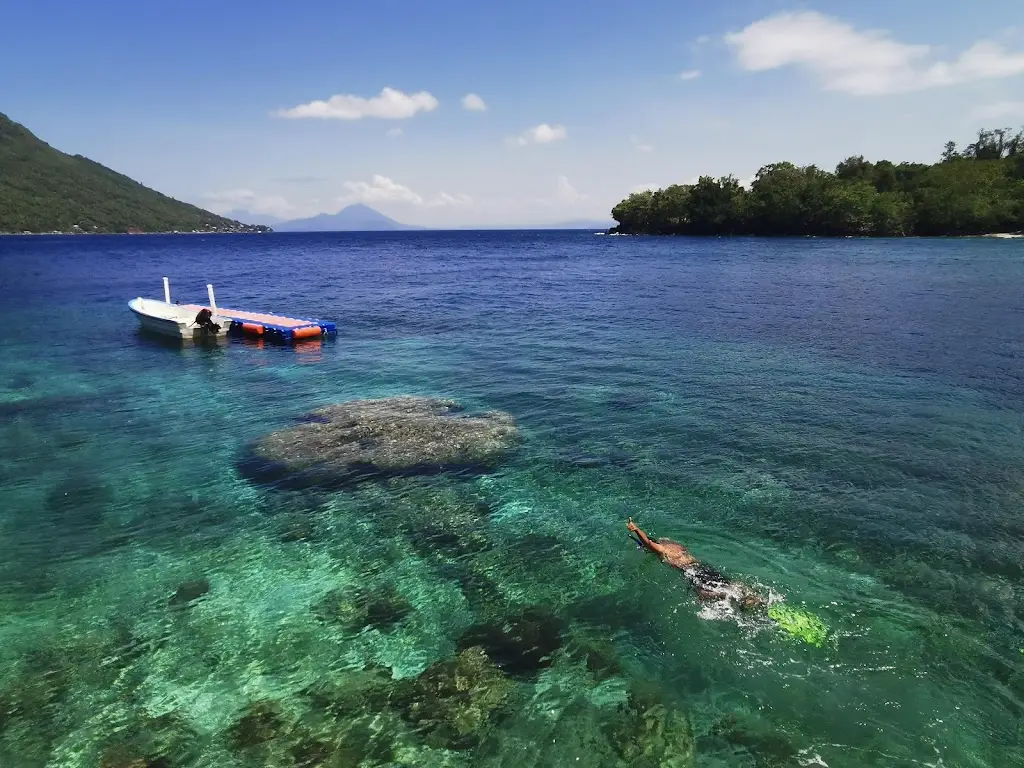 V879+6X9 Pantai Jikomalamo - Kota Ternate, Maluku Utara, Jl. Syaikh Muhammad Al-Khidhir, Sulamadaha, Kec. Pulau Ternate, Kota Ternate, Maluku Utara, Indonesia