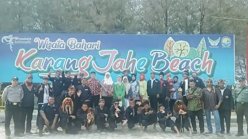 Pantai Karangjahe, Jl. Pantai Karang Jahe, Jetakbelah, Punjulharjo, Kec. Rembang, Kabupaten Rembang, Jawa Tengah 59219, Indonesia