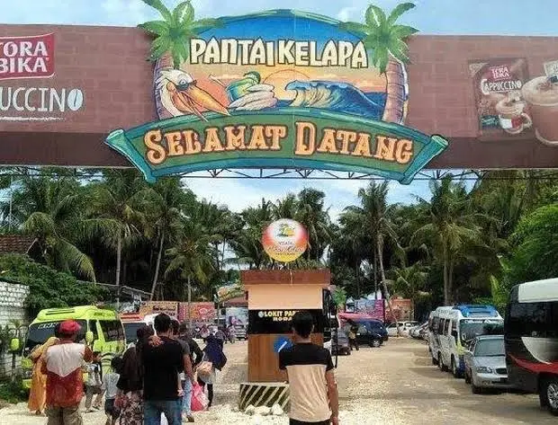 Pantai Kelapa Tuban, Jl. Gresik No.KM, RW.1, Kepoh, Panyuran, Kec. Palang, Kabupaten Tuban, Jawa Timur 62391, Indonesia