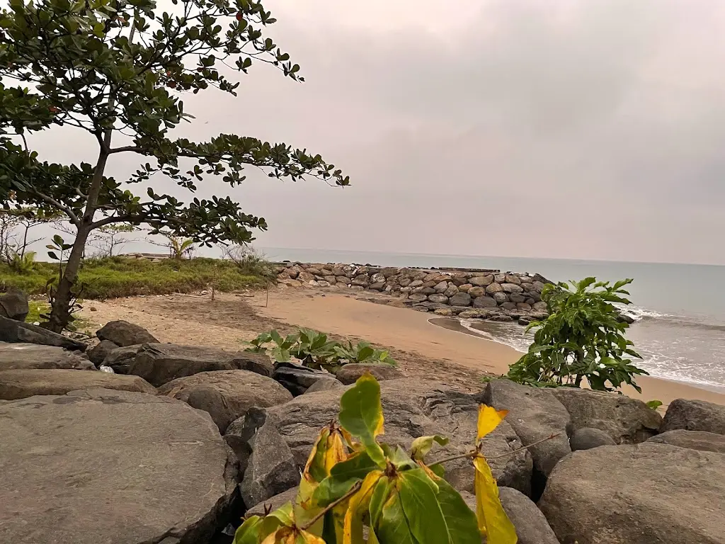 Pantai Kota Padang, Jl. Olo Ladang No.28, Purus, Kec. Padang Bar., Kota Padang, Sumatera Barat, Indonesia