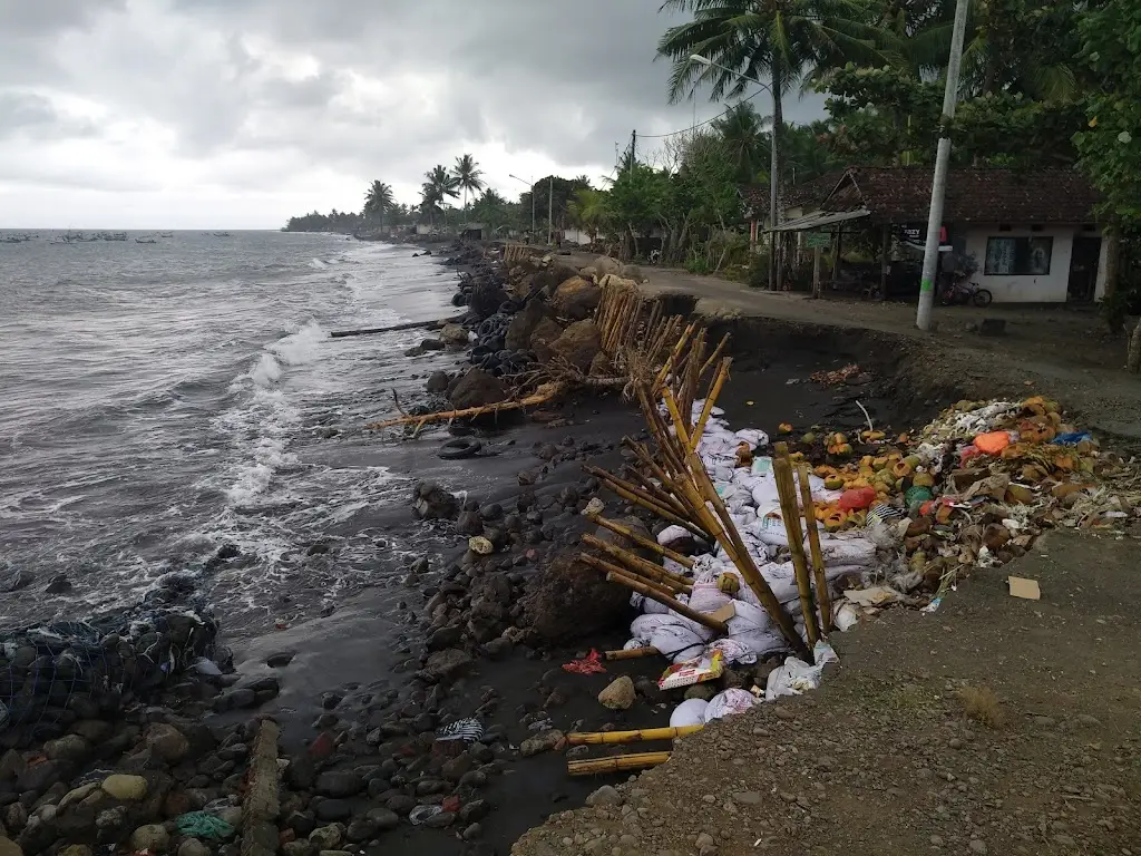 Pantai Pebuahan, Banjar Pebuahan, Kecamatan Negara, Kabupaten Jembrana, Banyu Biru, Kec. Negara, Negara, Bali 81119, Indonesia