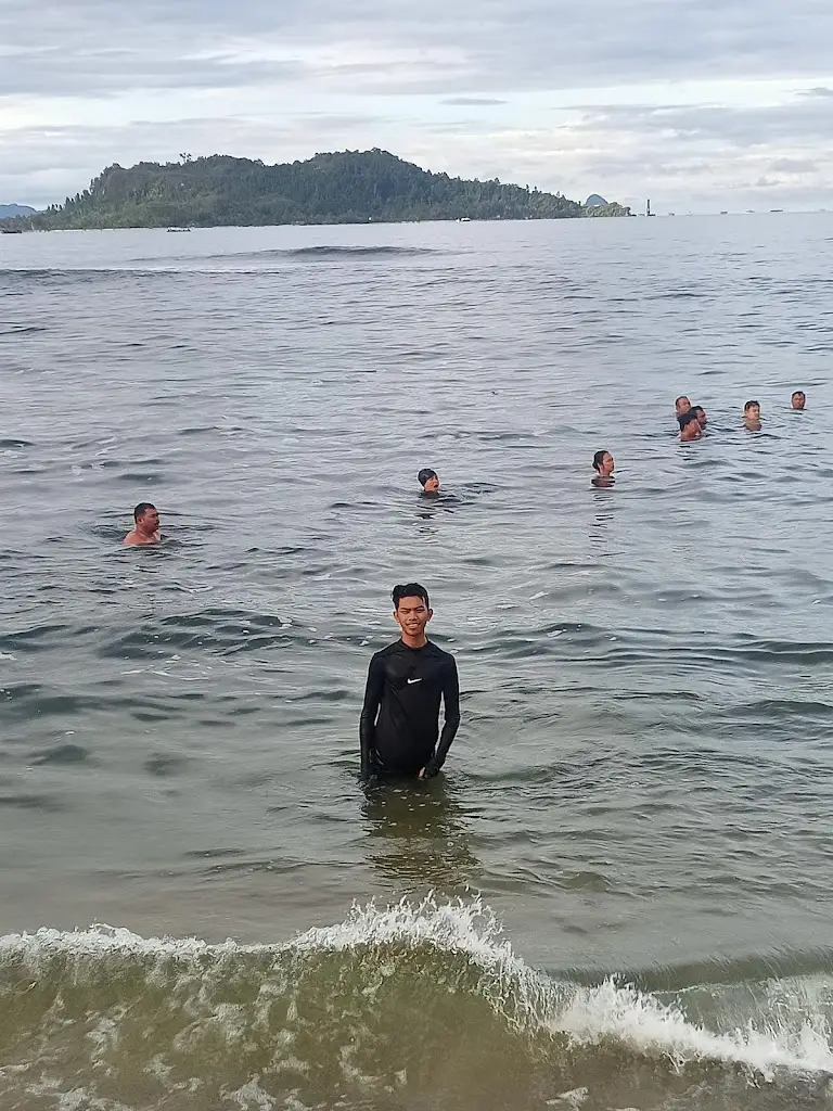 PQRF+7MJ Pantai Pelabuhan Lama Sibolga, Jl. Com.Yos Sudarso, Kota Beringin, Sibolga Kota, Kota Sibolga, Sumatera Utara 22513, Indonesia