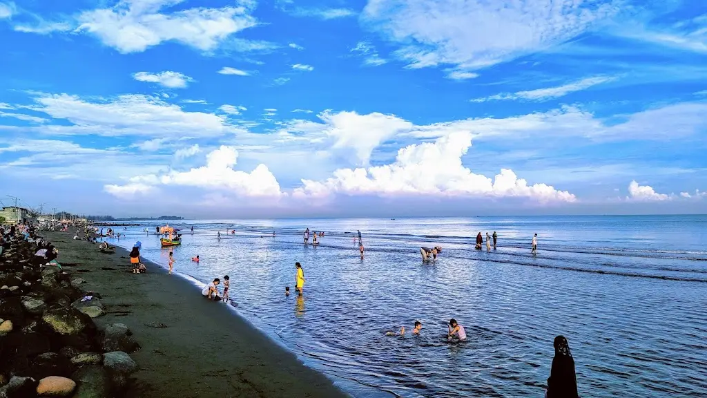 Pantai Sari Pekalongan, Jl. Pantai Sari No.16, RT.01/RW.10, Panjang Baru, Kec. Pekalongan Utara, Kota Pekalongan, Jawa Tengah 51141, Indonesia