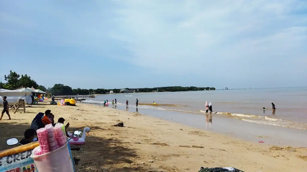 Pantai Teluk Awur Jepara, Jl. Tlk. Awur, Telukawur, Kec. Tahunan, Kabupaten Jepara, Jawa Tengah, Indonesia