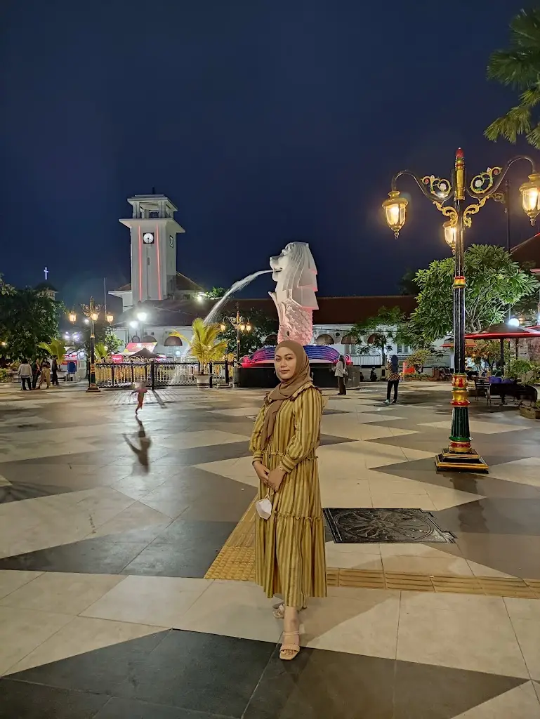 Patung Merlion, Kartoharjo, Kec. Kartoharjo, Kota Madiun, Jawa Timur 63121, Indonesia