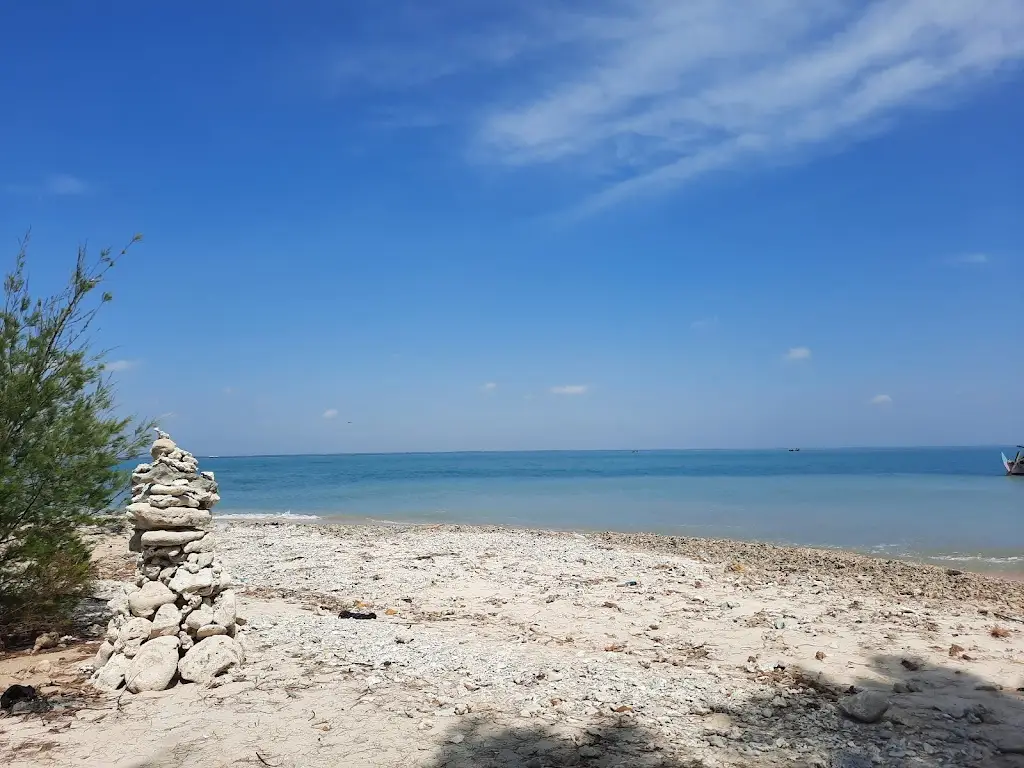 Pulau Gede, Perairan Laut Jawa, Utara Ds. Tasikharjo, Kec. Kaliori, Kabupaten Rembang, Jawa Tengah, Indonesia