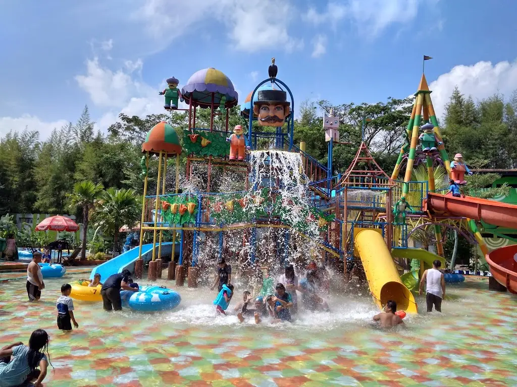 Royal Water Adventure, Jl. Raya Telukan No.KM 08, Dusun III, Telukan, Kec. Grogol, Kabupaten Sukoharjo, Jawa Tengah 57552, Indonesia