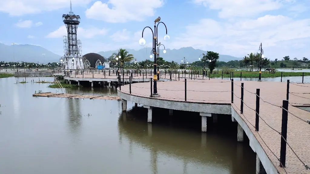 Situ Bagendit, Sukamukti, Kec. Banyuresmi, Kabupaten Garut, Jawa Barat, Indonesia