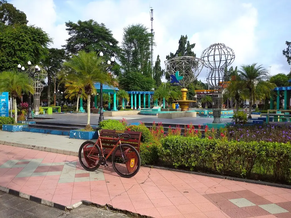 Taman Air Mancur Minggu Raya, Jl. A. Yani No.34,5, Loktabat Utara, Kec. Banjarbaru Utara, Kota Banjar Baru, Kalimantan Selatan 70711, Indonesia