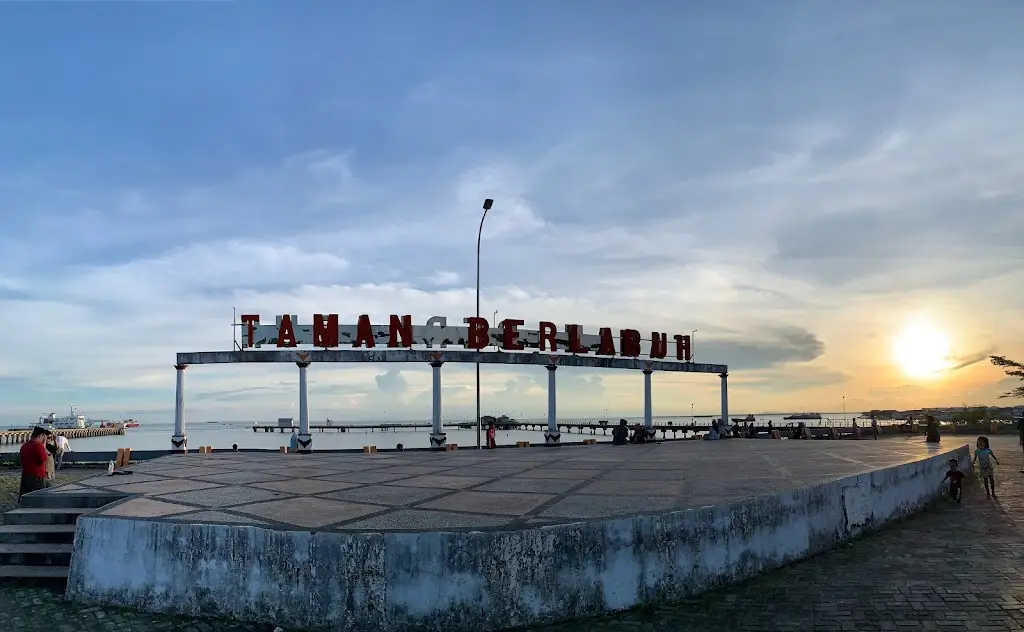 7HPR+GRW Taman Berlabuh, Karang Anyar, Kec. Tarakan Bar., Kota Tarakan, Kalimantan Utara, Indonesia