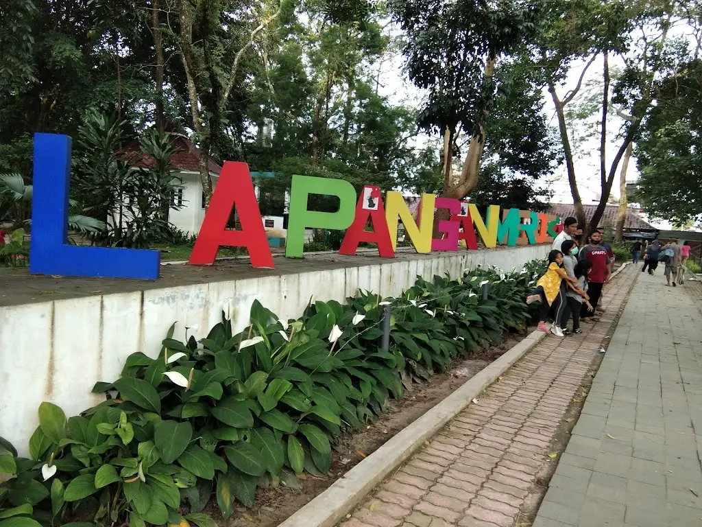 Taman Bunga Pematang Siantar, Jl. W. R. Supratman, Proklamasi, Kec. Siantar Bar., Kota Pematang Siantar, Sumatera Utara 21143, Indonesia