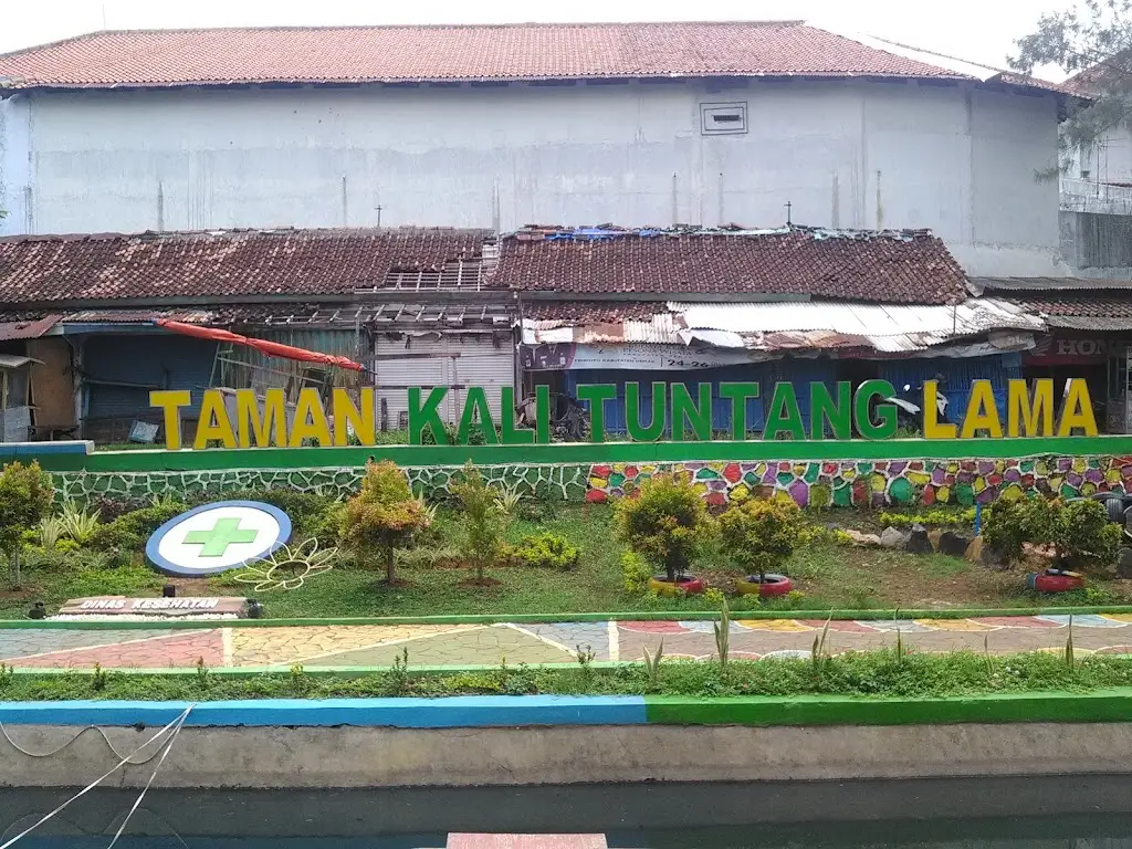 Taman Kali Tuntang Lama Demak, Petengan Selatan, Bintoro, Kec. Demak, Kabupaten Demak, Jawa Tengah 59511, Indonesia