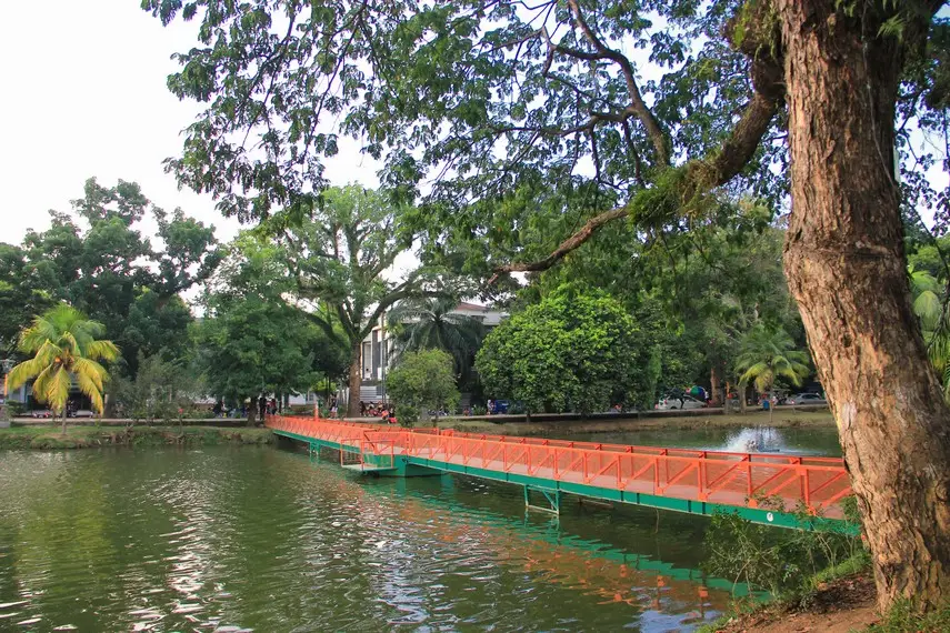 Taman Kambang Iwak Besak, Jl. Tasik, Talang Semut, Kec. Bukit Kecil, Kota Palembang, Sumatera Selatan 30121, Indonesia