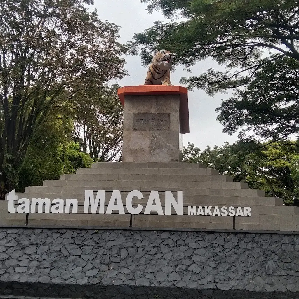 VC75+P5P Taman Macan, Jl. Sultan Hasanuddin, Bulo Gading, Kec. Ujung Pandang, Kota Makassar, Sulawesi Selatan 90171, Indonesia