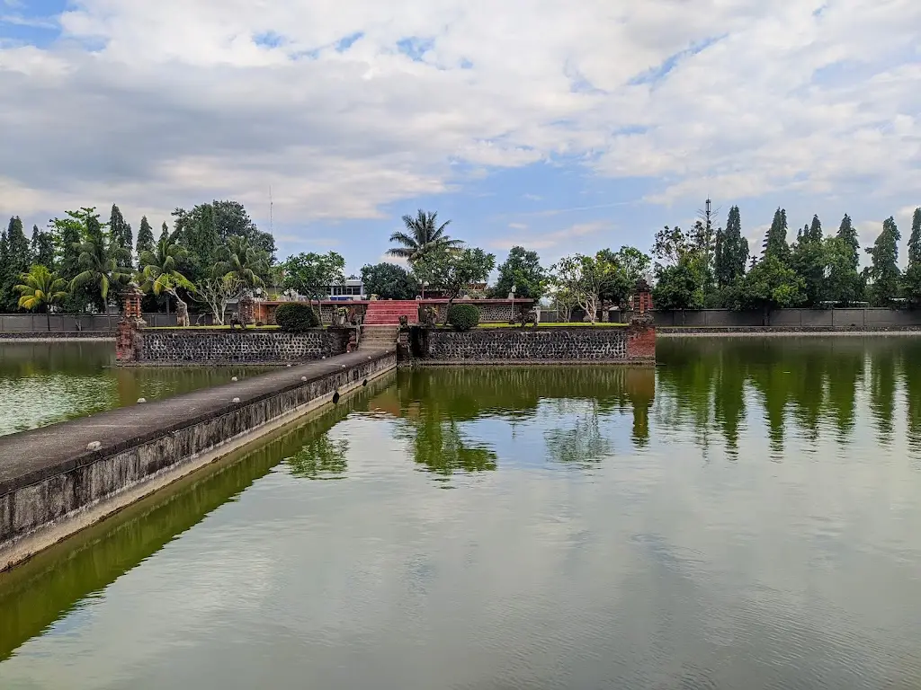 Taman Mayura, Jl. Purbasari No.29, Mayura, Kec. Cakranegara, Kota Mataram, Nusa Tenggara Bar. 83239, Indonesia