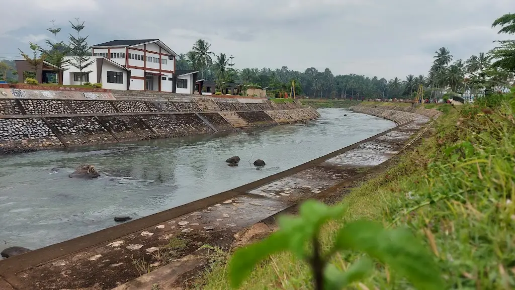 QJ6G+49G Taman Normalisasi Batang Agam, Tj. Pauh, Kec. Payakumbuh Bar., Kota Payakumbuh, Sumatera Barat 26223, Indonesia