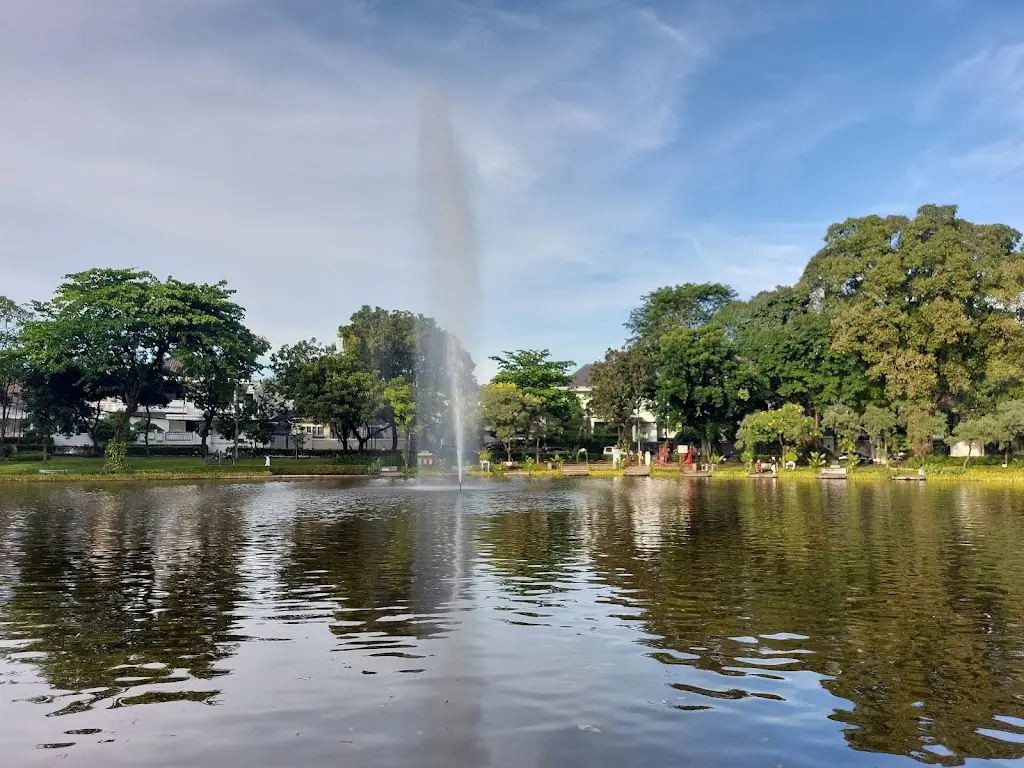 Taman Situ Lembang, Jl. Lembang Terusan No.D-59, RT.6/RW.5, Menteng, Kec. Menteng, Kota Jakarta Pusat, Daerah Khusus Ibukota Jakarta 12910, Indonesia