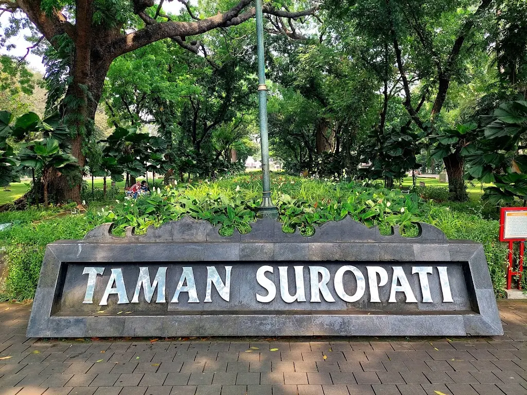 Taman Suropati, Jl. Taman Suropati No.5, RT.5/RW.5, Menteng, Kec. Menteng, Kota Jakarta Pusat, Daerah Khusus Ibukota Jakarta 10310, Indonesia