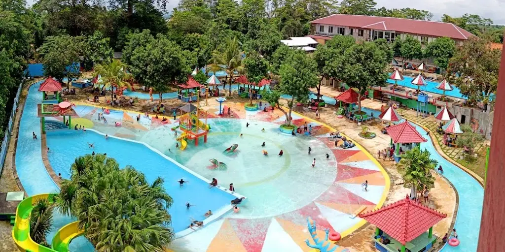 Waterpark Mulia Wisata, Jl. Raya Kudus - Colo No.KM, RW.12, Lau, Kec. Dawe, Kabupaten Kudus, Jawa Tengah 59353, Indonesia